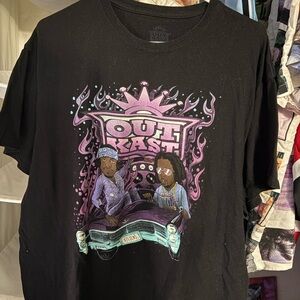 Black Graphic Tee - Short Sleeve
